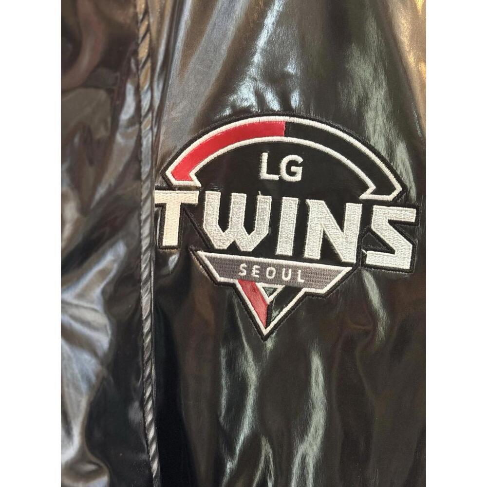 Descente LG Twins Seoul Korea Ultra Limited Edition Team-issued Jacket - Picture 6 of 9